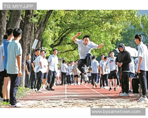 上海市初中篮球联赛精彩纷呈青少年运动员展现青春风采与团队精神
